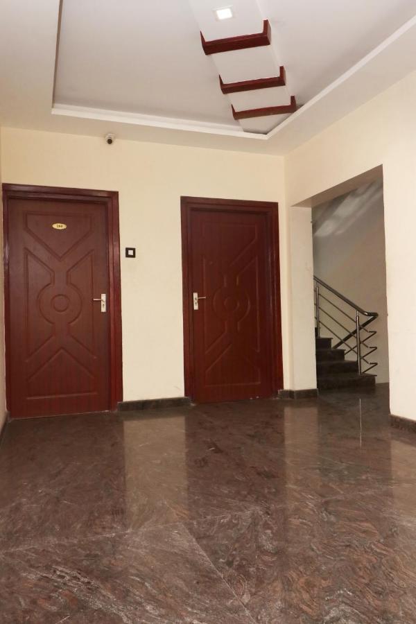 Готель E S Residency Тхені Екстер'єр фото